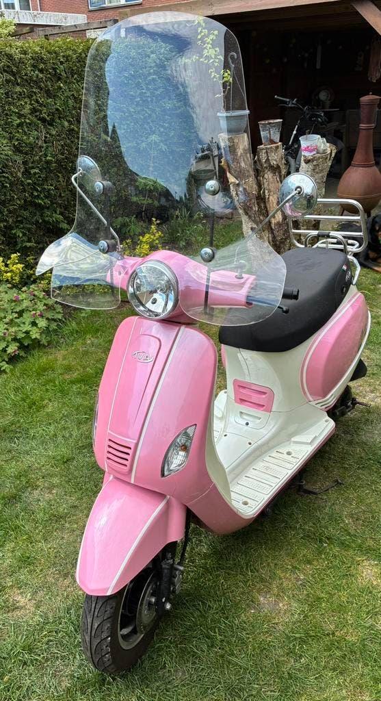Iva lux 50 scooter, Fietsen en Brommers, Snorfietsen en Snorscooters, Gebruikt, Benzine, Ophalen, Overige merken