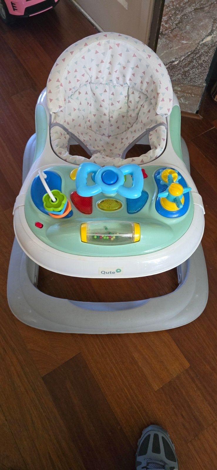 Qute Baby Loopwagen €15 - Zo goed als nieuw, Kinderen en Baby's, Overige Kinderen en Baby's, Ophalen