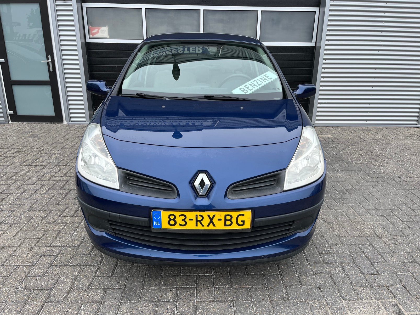 Renault Clio 1.2 16V 55KW Auth 5-DRS BJ 2005 Blauw, Auto's, Voorwielaandrijving, 74 pk, 4 cilinders, Blauw