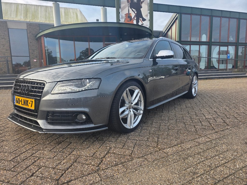Audi A4 1.8 Tfsi 88KW Avant S Line Multitronic 2010 Grijs, Auto's, 1490 kg, Zwart, 4 cilinders, Origineel Nederlands