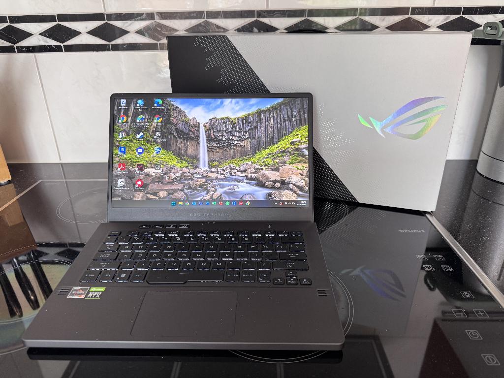 ASUS ROG Zephyrus G14, Ophalen, Met videokaart, Qwerty, 14 inch