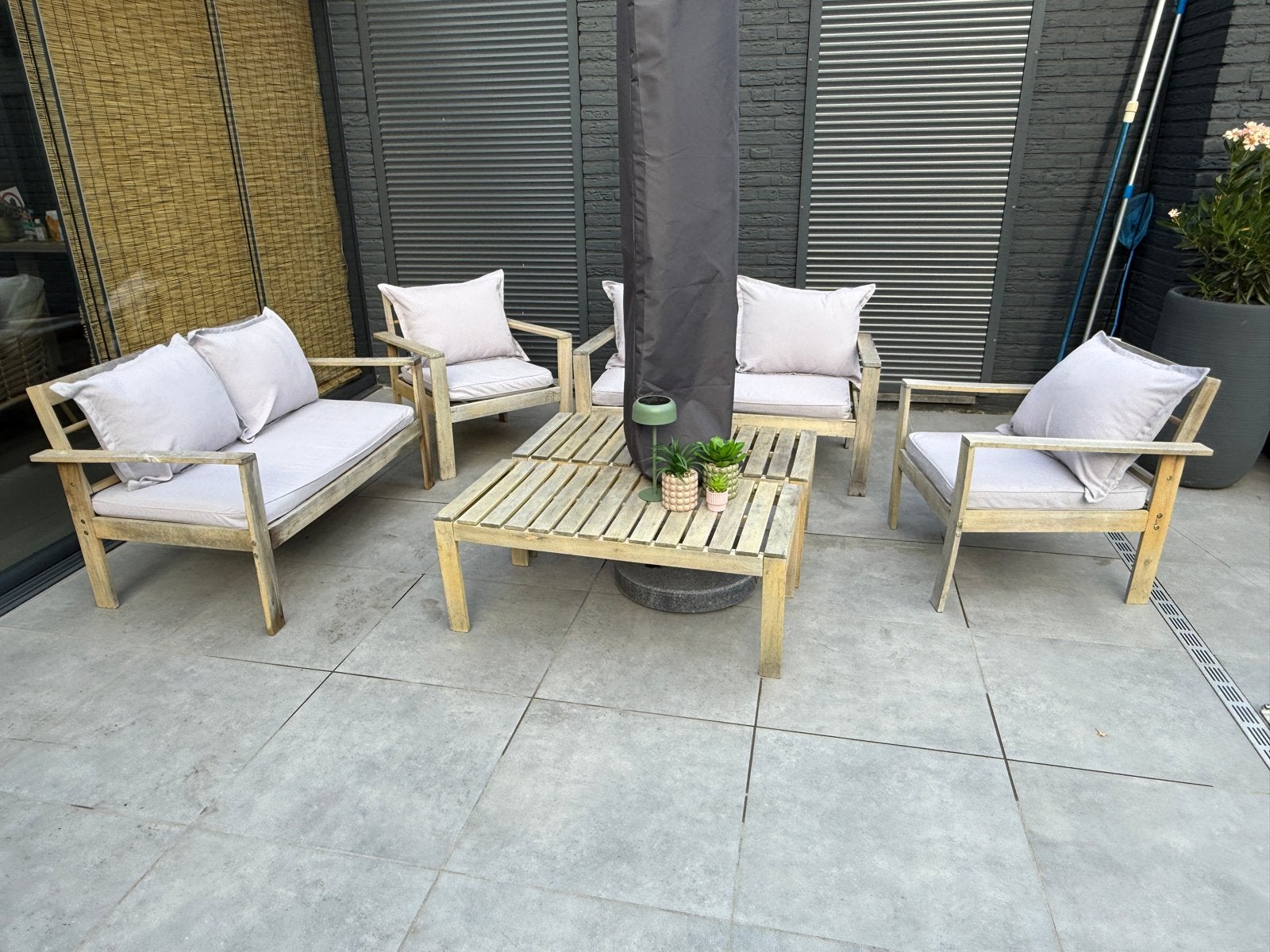 Complete houten loungeset met 2 banken, 2 stoelen en 2 tafel, Ophalen, Gebruikt, 6 zitplaatsen, Loungeset