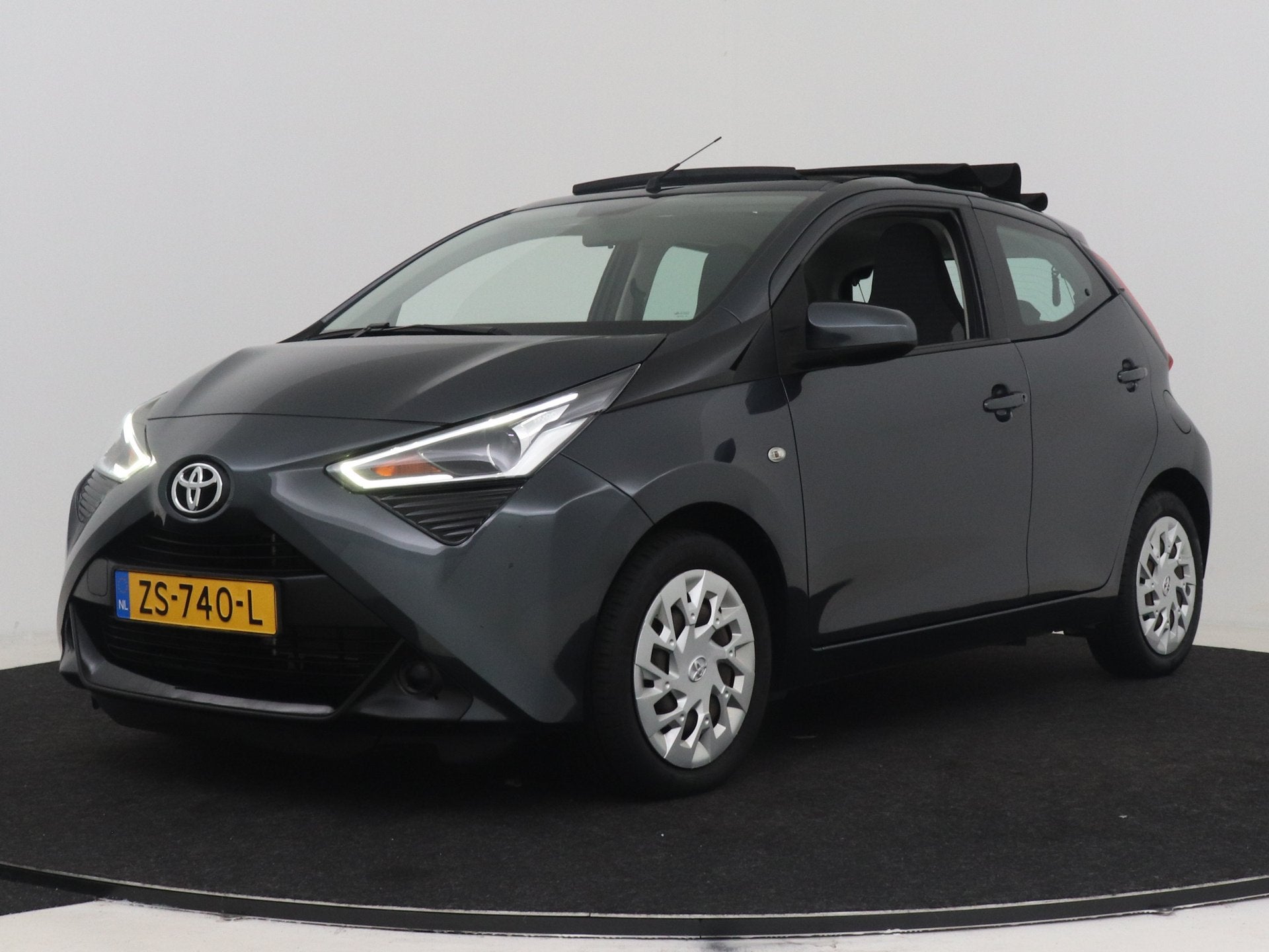Toyota Aygo 1.0 VVT-i x-play Automaat | Cabrio | Apple carpl