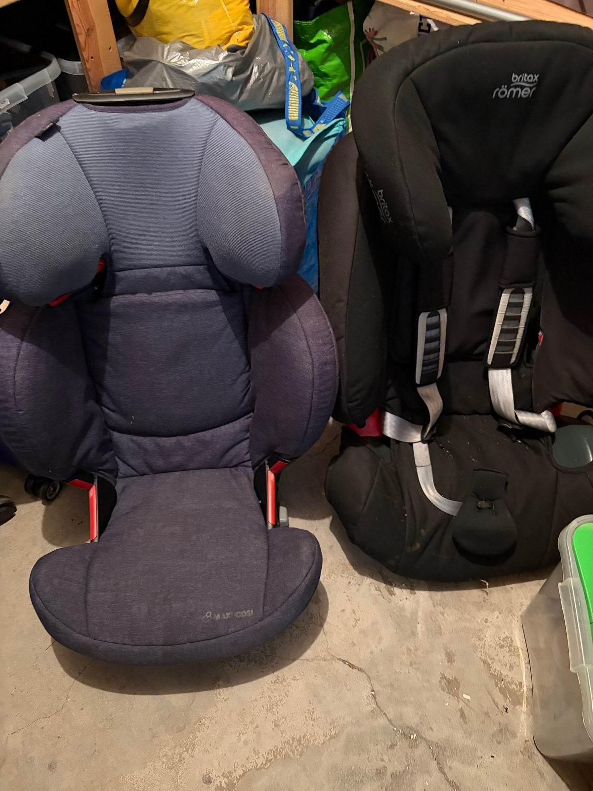 Gratis: Twee autostoeltjes (Maxi-Cosi en Britax Römer), 9 t/m 36 kg, Maxi-Cosi, Gebruikt, Autogordel