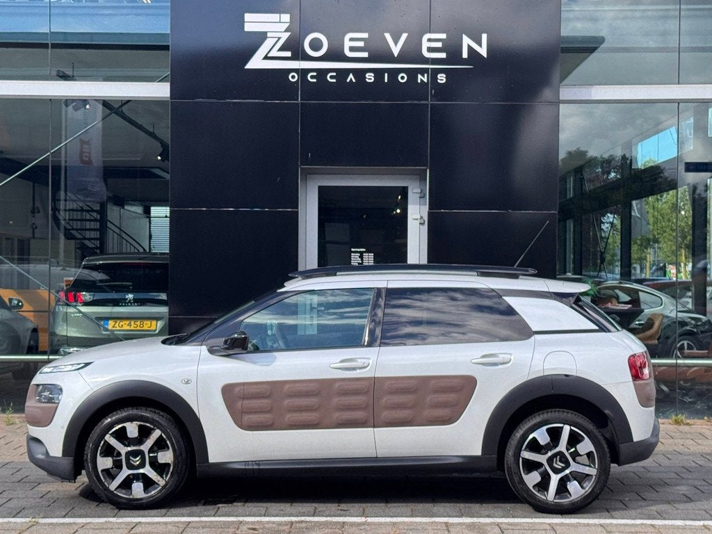 Citroen C4 Cactus 1.2 e-VTi Shine, Auto's, Stof, 82 pk, 3 cilinders, C4 Cactus