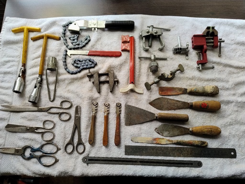 gereedschap vliegwieltrekker kettingpons tafel bankschroefje, Ophalen of Verzenden, Gebruikt, Overige typen, Overige merken