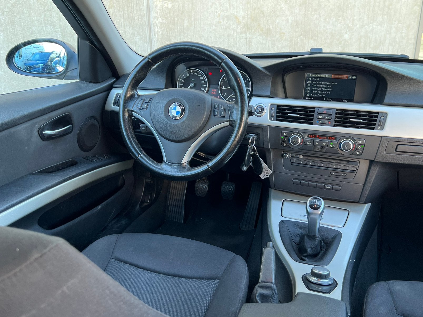 Mooie BMW 3-Serie 318i E91 Touring 143PK Benzine/NieuweAPK!, Blauw, Origineel Nederlands, Handgeschakeld, Grijs