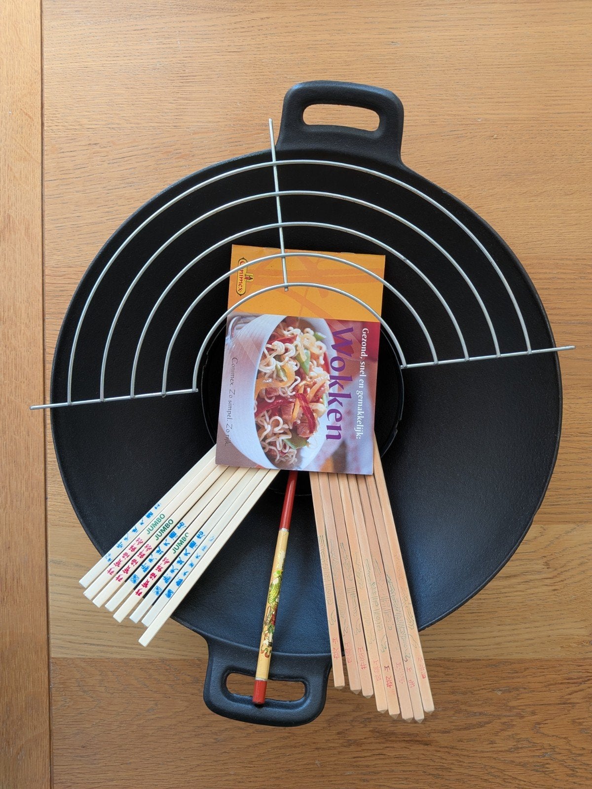 Wokpan set met kookboek en eetstokjes, Overige typen, Ophalen of Verzenden, Zo goed als nieuw, Zwart