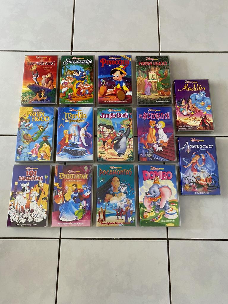 Collectie van 14 VHS Disney Classics Video Banden, Ophalen of Verzenden, Overige figuren, Zo goed als nieuw, Overige typen