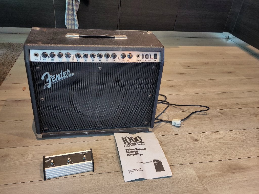 Fender 1000 Roc-Pro, Ophalen, Gebruikt, Gitaar, 100 watt of meer