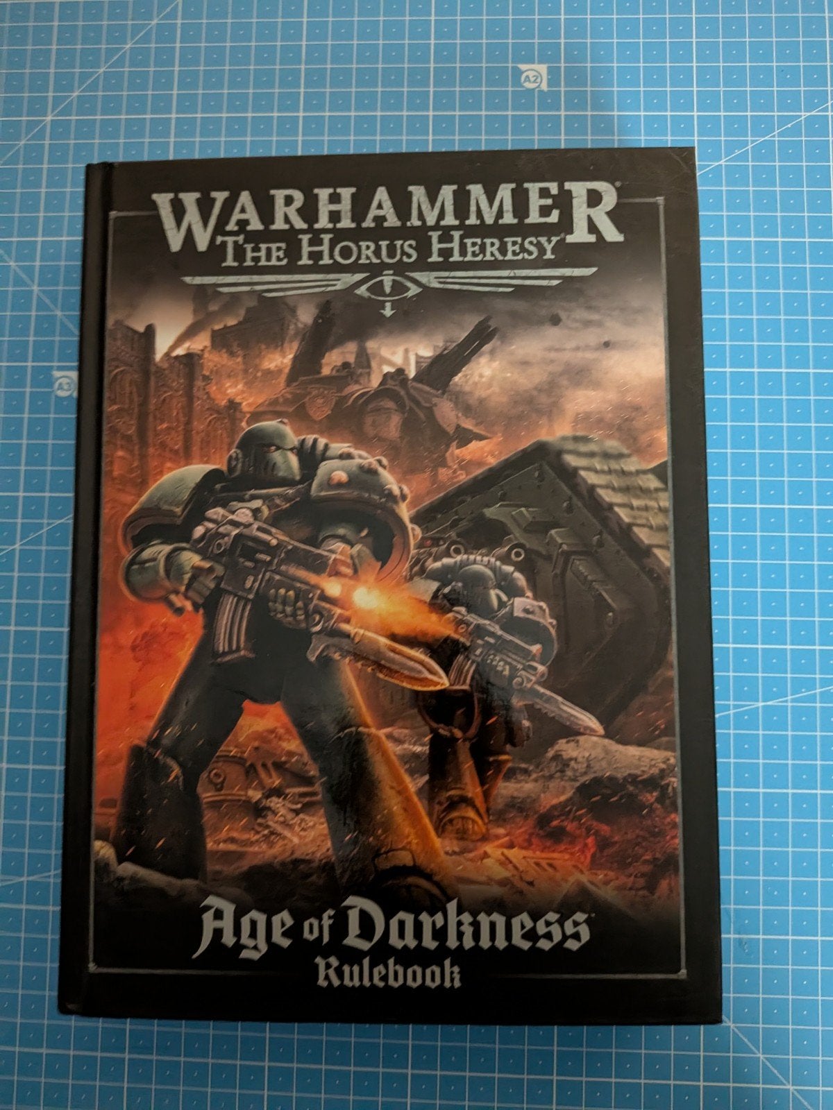 Warhammer The Horus Heresy Age of Darkness Rulebook, Hobby en Vrije tijd, Ophalen of Verzenden, Zo goed als nieuw, Warhammer 40000