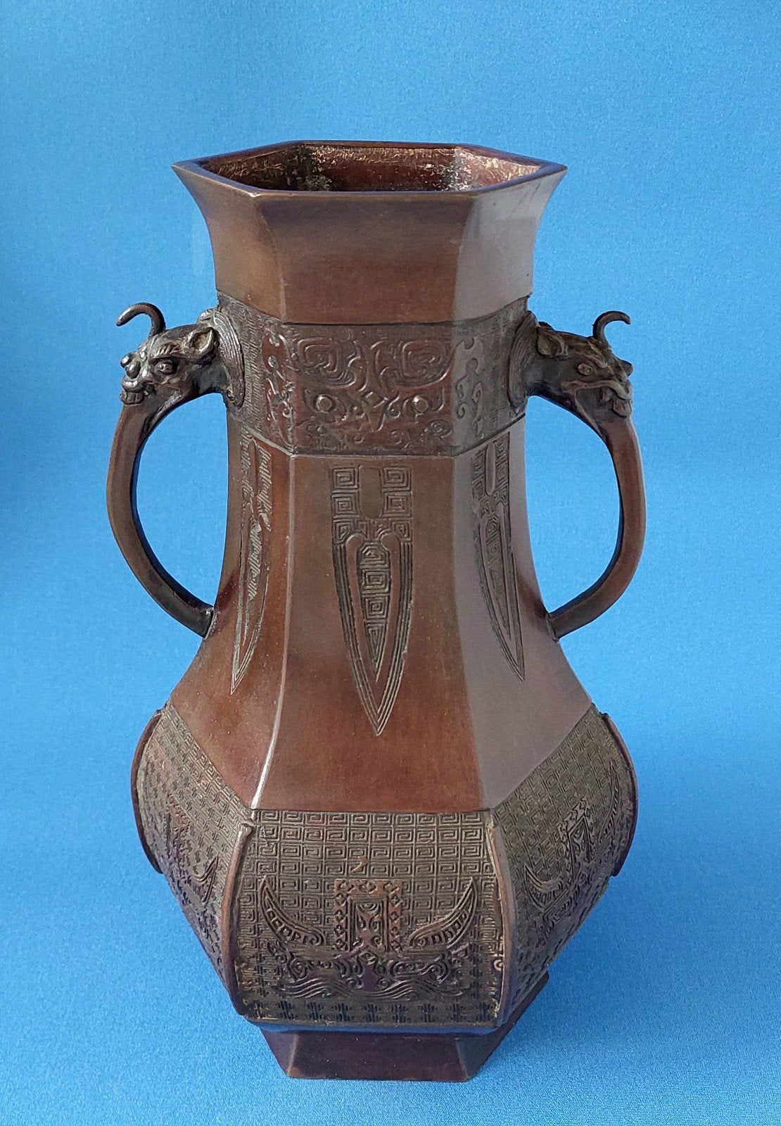 Antieke Bronzen Japanse Hexagonale Hu/FanghuVaas Brons. Prac, Antiek en Kunst, Ophalen of Verzenden, Japan, Gemerkt, Vaas