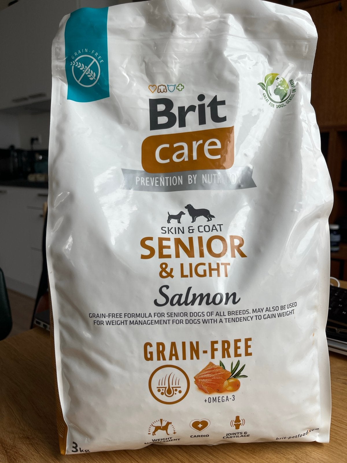 Ongeopend! Hondenvoer Brit Care Senior en Light Zalm, Ophalen, Hond