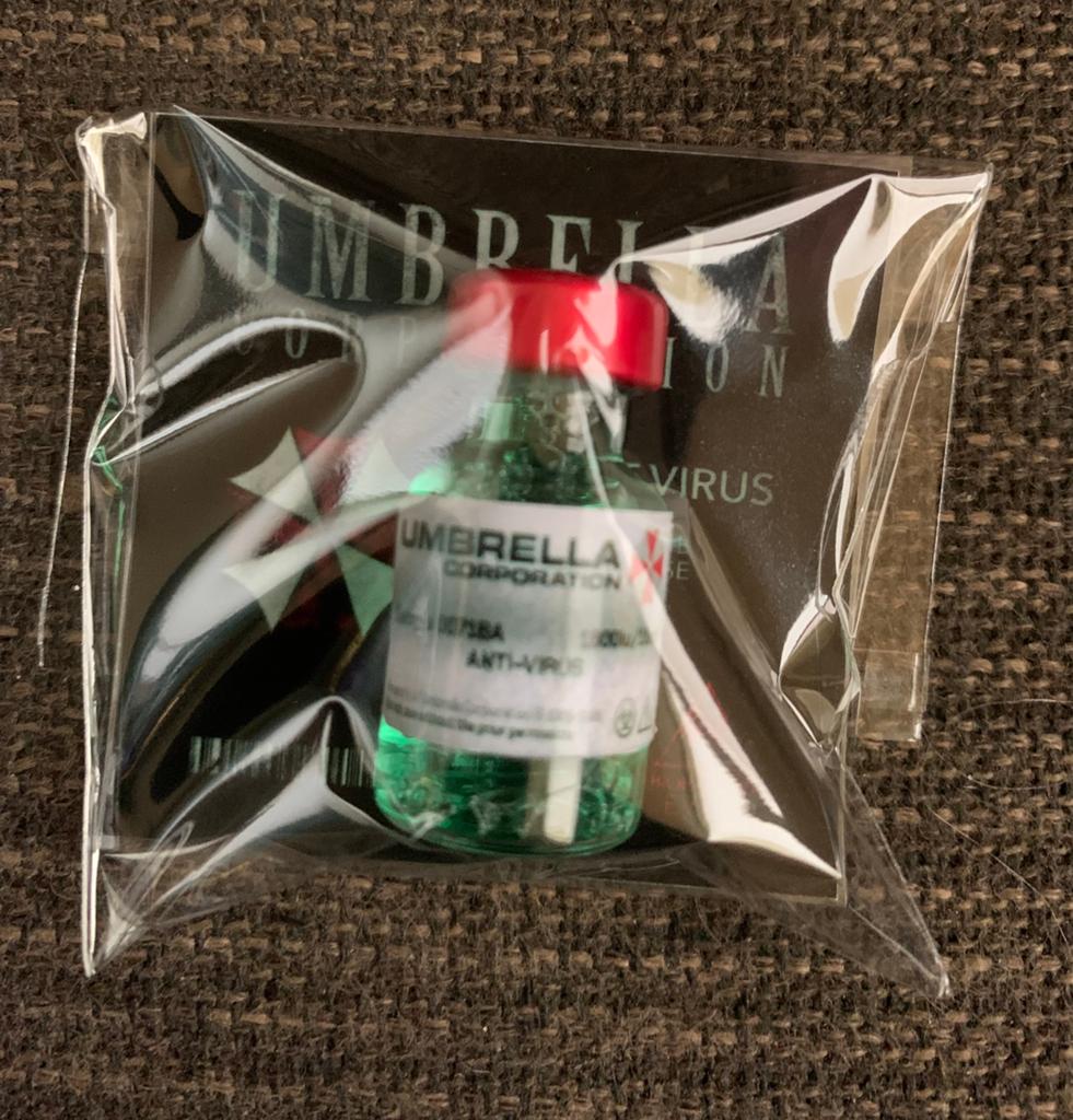 Leuke virusflesjes resident evil 3cm hoog, Ophalen of Verzenden, Zo goed als nieuw