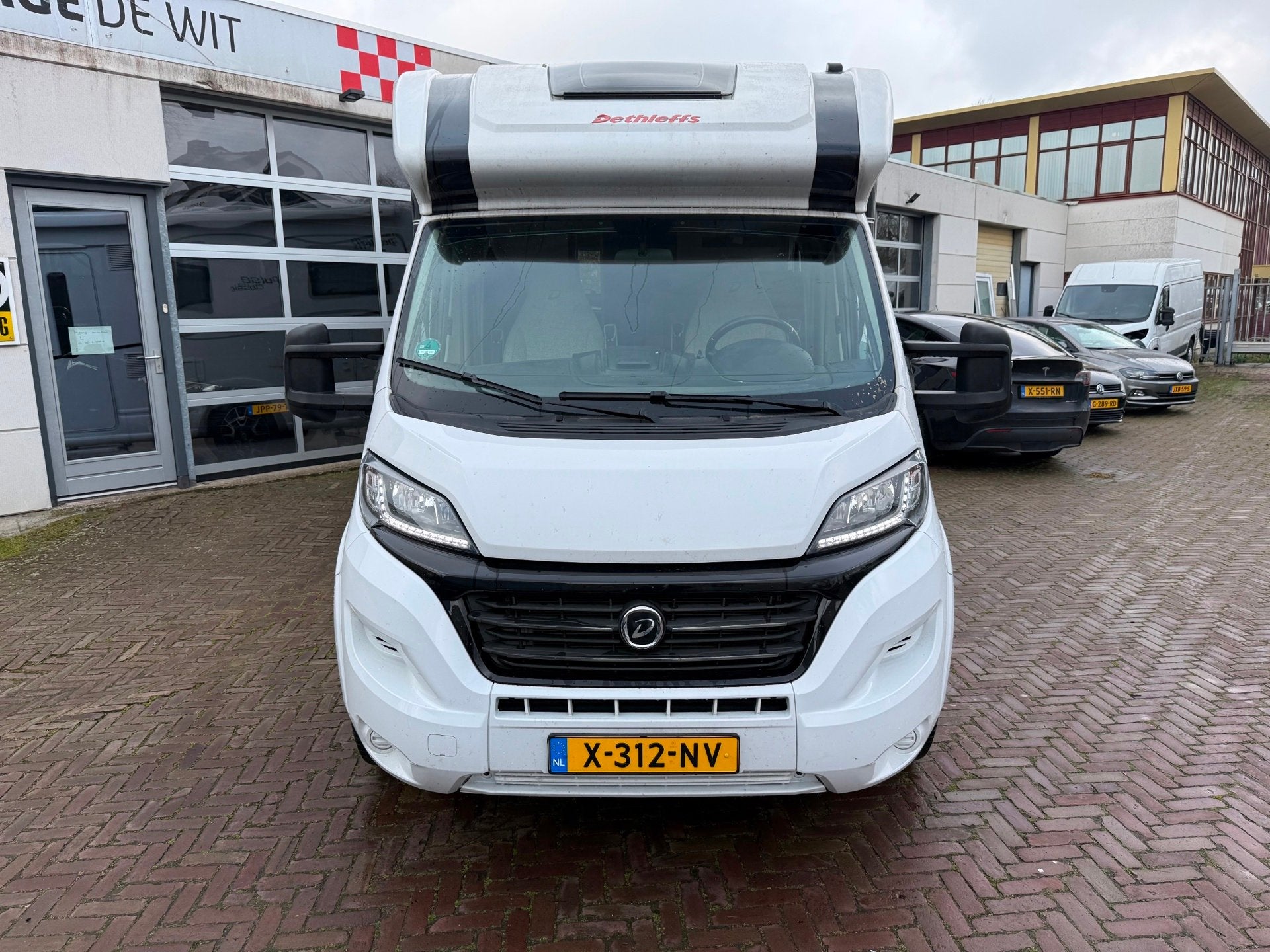 Dethleffs PULSE CLASSIC T 7051 DBM/EB Dak airco | Zonnepanee, Info@vakgaragedewit.nl, Dethleffs, Half-integraal, Luifel