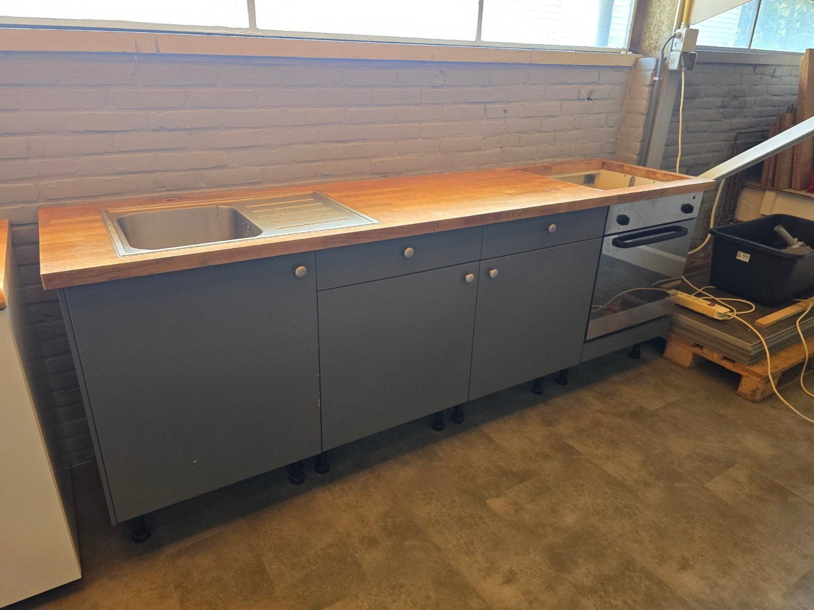 Gebruikte keuken met oven en wasbak, goede staat, Gebruikt, Enkelwandige keuken, Ophalen of Verzenden, Hout
