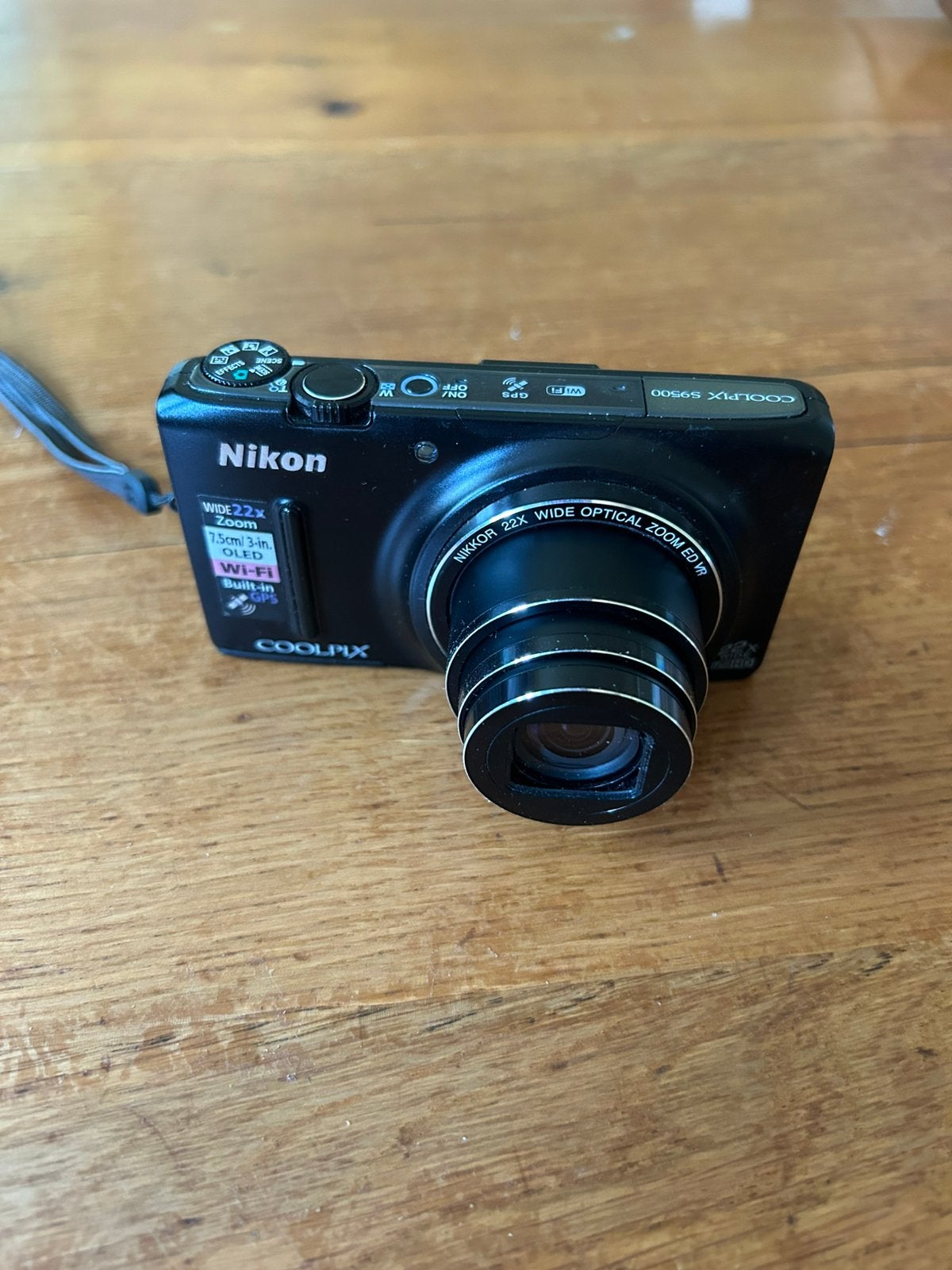 Nikon Coolpix S9500 compact camera 22x zoom in doos, Gebruikt, 18 megapixels, Ophalen of Verzenden, WiFi