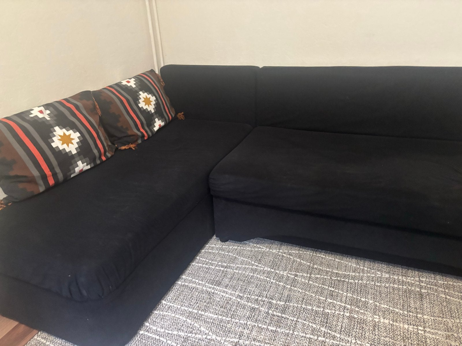 Comfortabele zwarte slaapbank met chaise longue, Ophalen, Gebruikt, Zwart, Tweepersoons