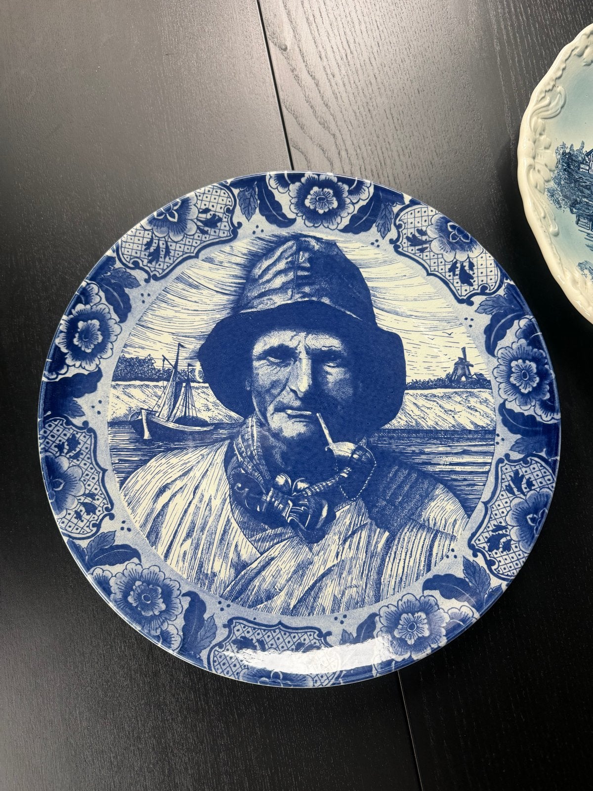 Vintage Delfts Blauw Wandbord Vissersman met Pijp - 38cm, Antiek en Kunst, Ophalen of Verzenden