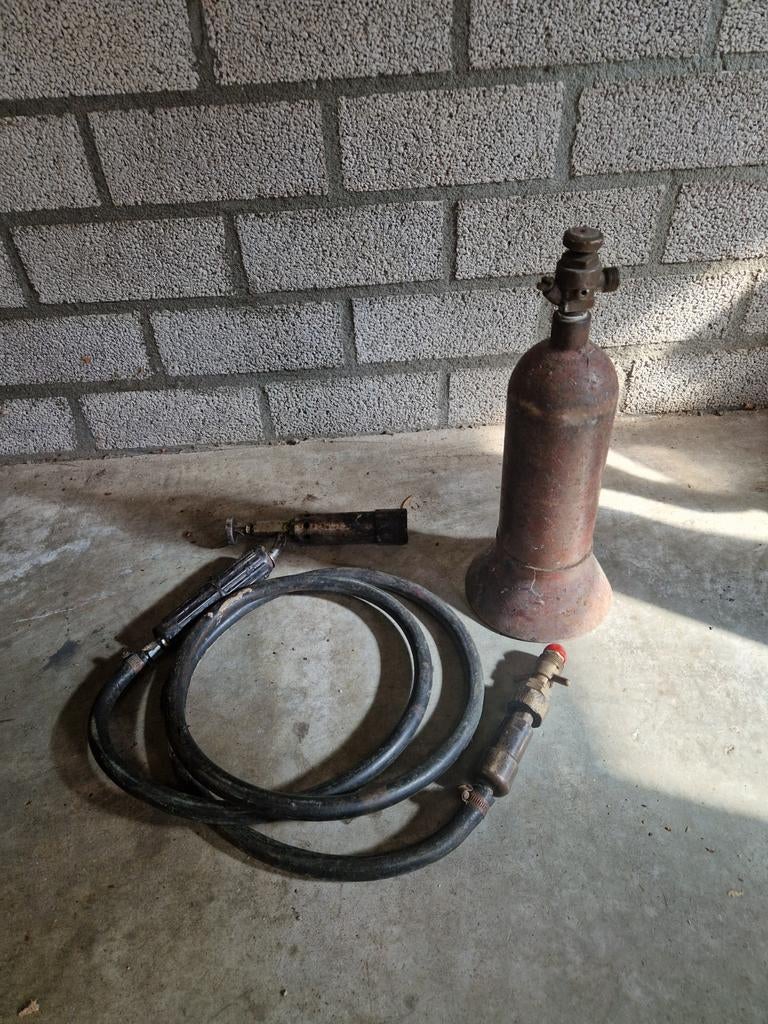 Gasfles met slang., Doe-het-zelf en Verbouw, Ophalen of Verzenden, Overige typen