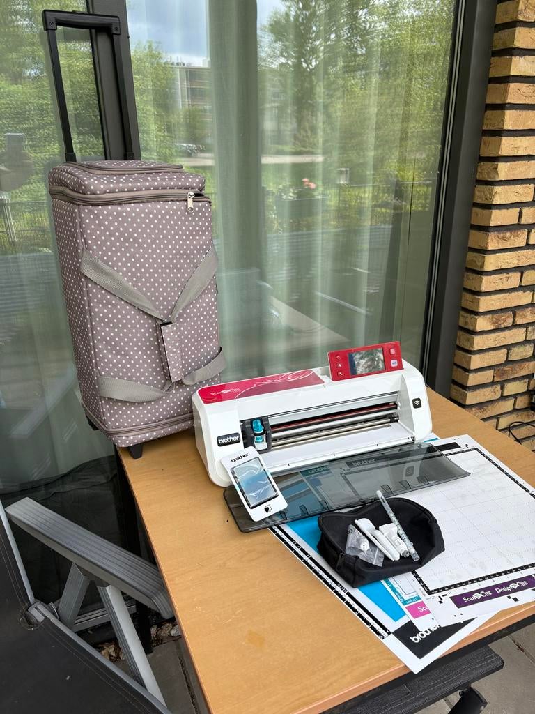 Brother ScanNCut CM700 snijplotter met accessoires, Ophalen, Zo goed als nieuw, Toebehoren, Brother