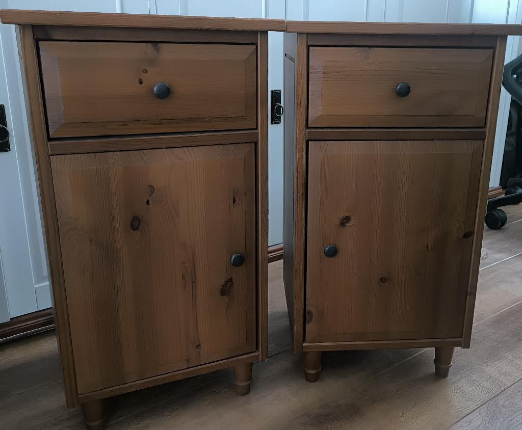 2 mooie grenen nachtkastjes, Ophalen, Minder dan 45 cm, 55 tot 70 cm, Zo goed als nieuw