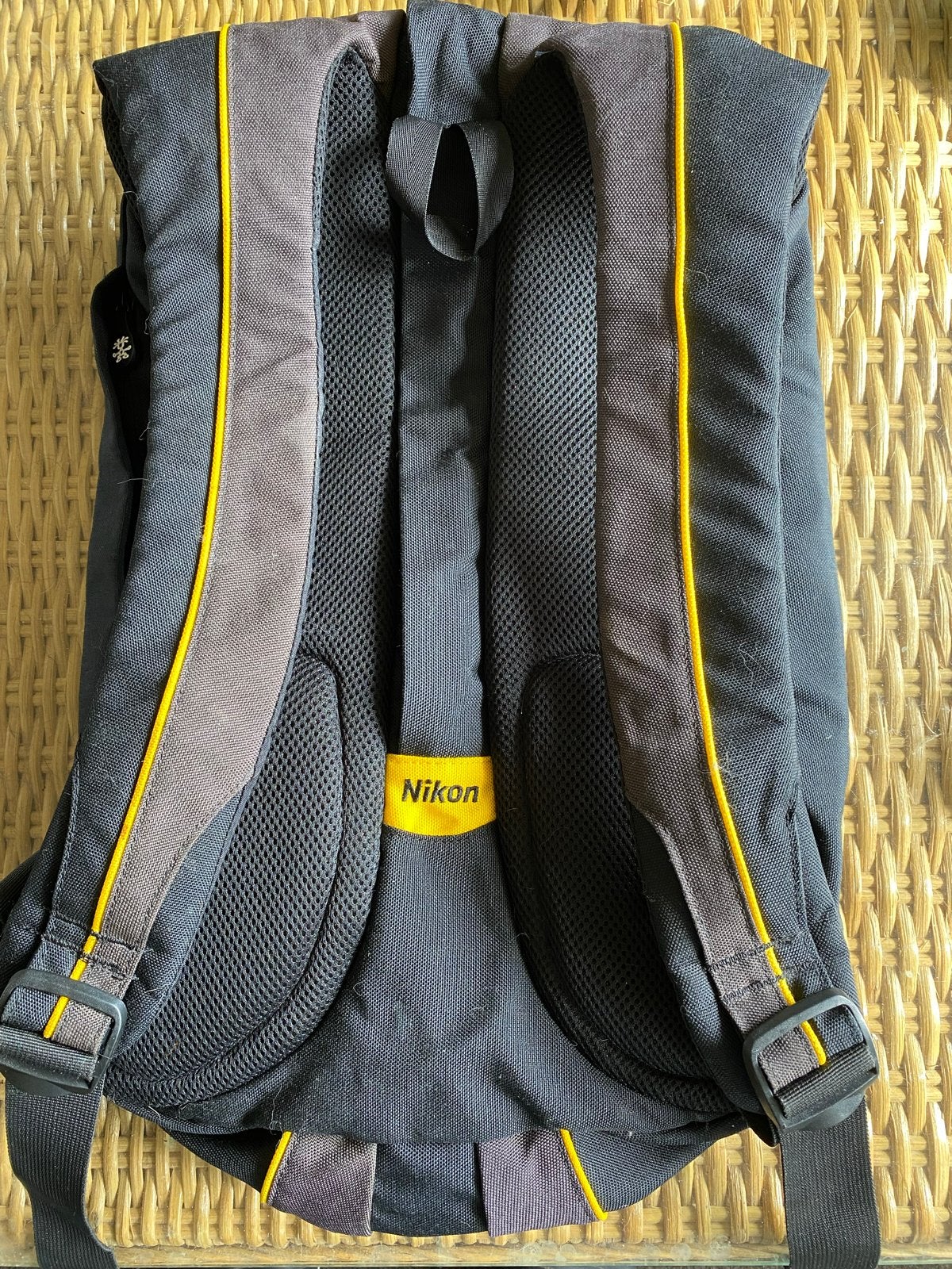 Nikon cameratas rugzak - Zwart met geel accent, Ophalen, Gebruikt, Rugtas, Gevoerd