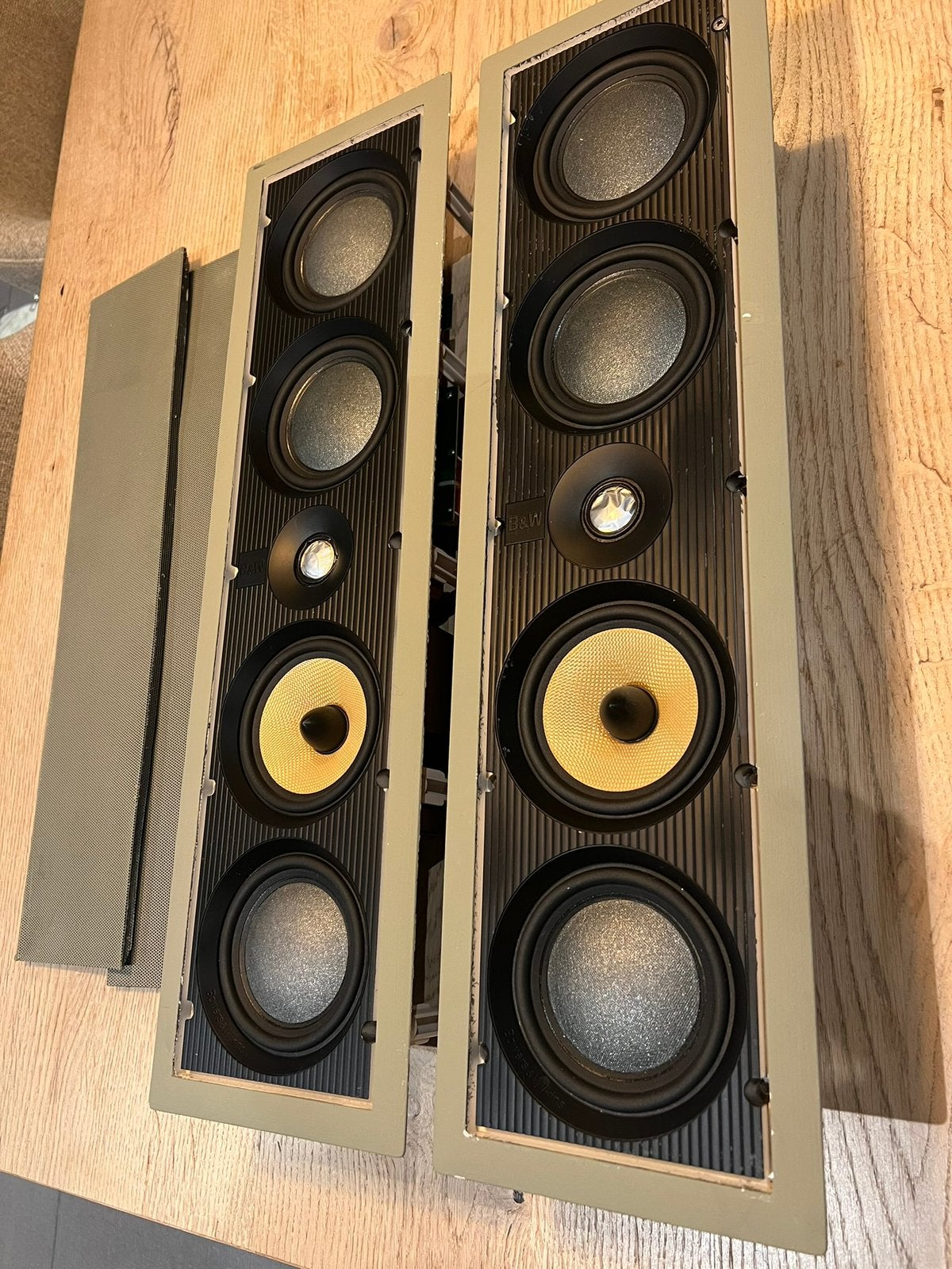 2x Bowers & Wilkins CWM LCR7 inbouwspeaker