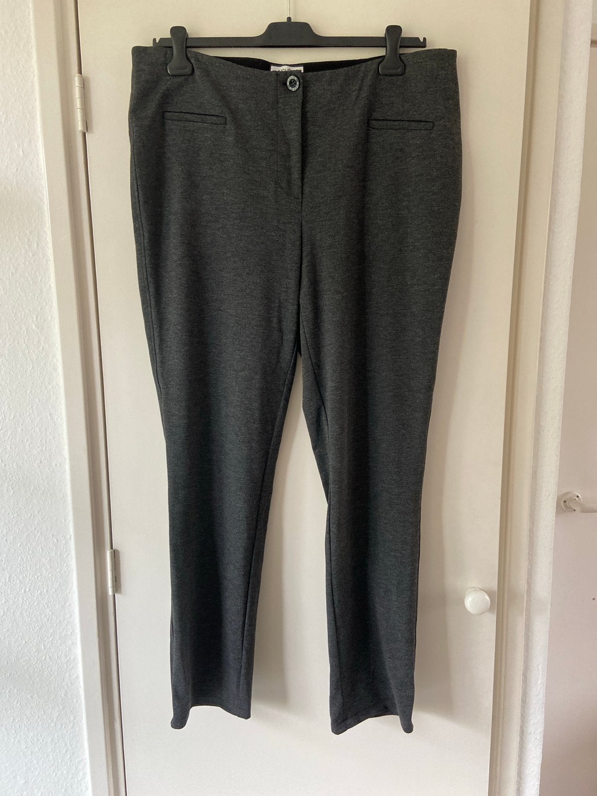 Michèle Luxury Pants - Donkergrijze Broek Maat 46, Maat 46/48 (XL) of groter, Ophalen of Verzenden, Zo goed als nieuw, Grijs