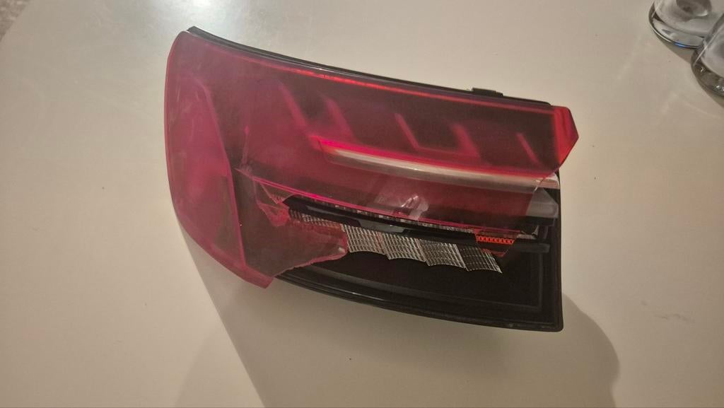 Audi A4 (B9) links achterlicht 8W5945091AA - Beschadigd, Ophalen of Verzenden, Gebruikt, Audi