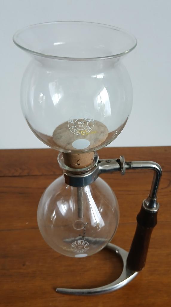 Vintage vacuum Pyrex koffiemaker met houten greep, 2 tot 4 kopjes, Ophalen of Verzenden, Gebruikt, Koffiemachine