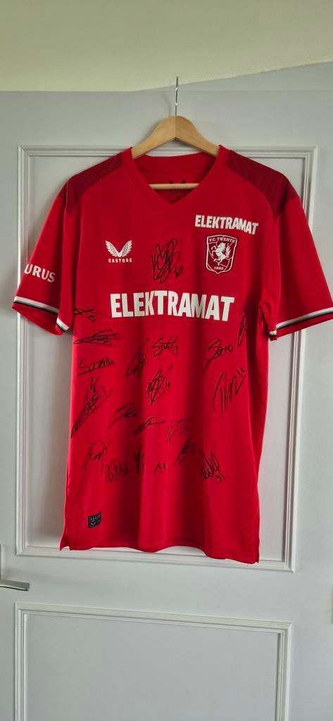 FC Twente thuisshirt 24/25 M - gesigneerd - nieuw, Nieuw, Ophalen of Verzenden, Voetbal, Rood