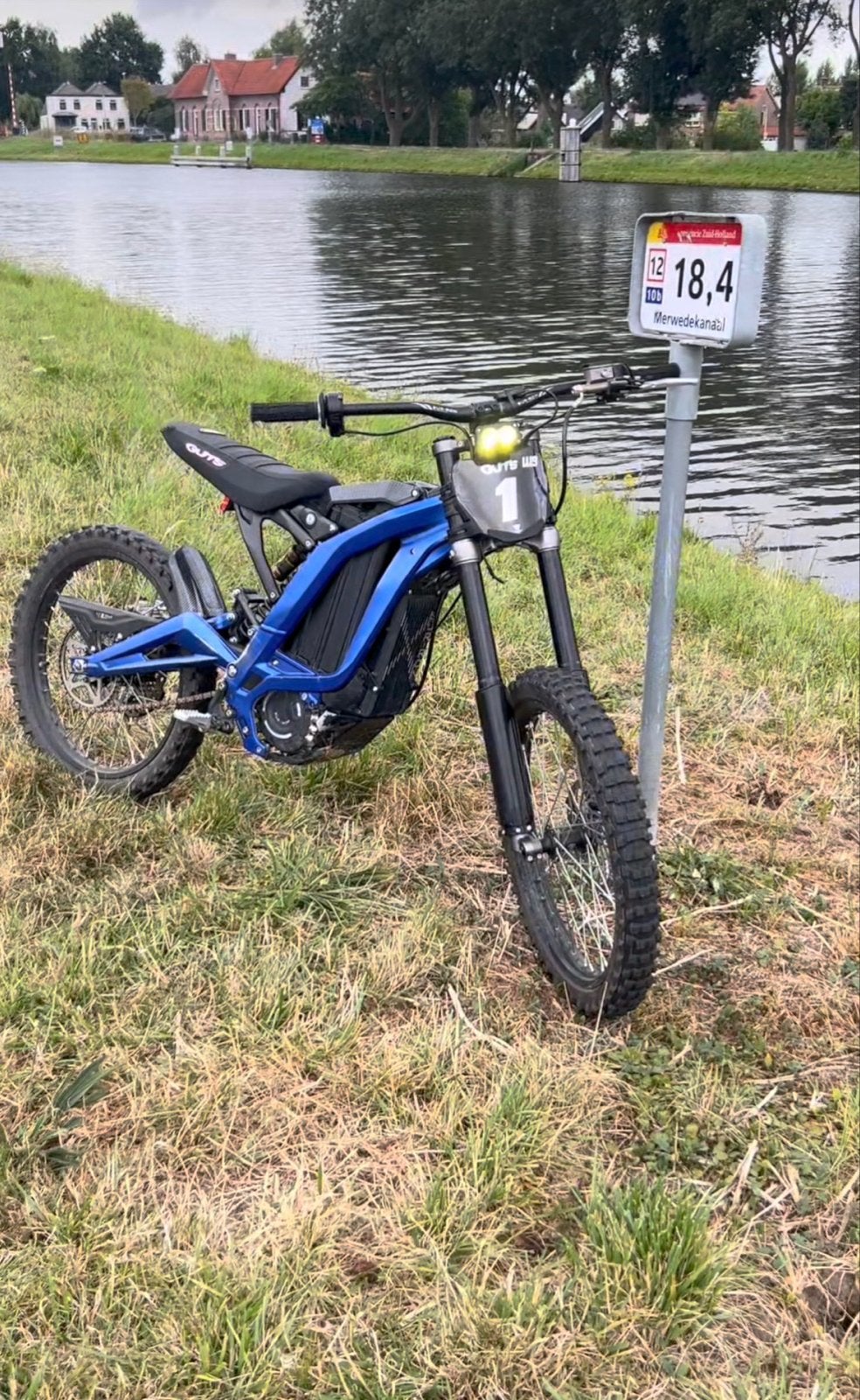 Sur-Ron Light Bee X Elektrische Crossmotor - Blauw, 20 tot 24 inch, Aluminium, Ophalen of Verzenden, Zo goed als nieuw