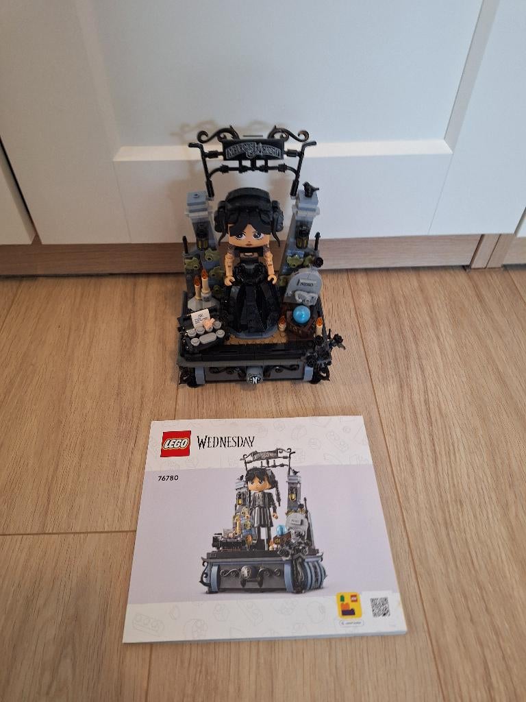 LEGO Wednesday Addam's figuur, Lego, Ophalen of Verzenden, Zo goed als nieuw, Compleet