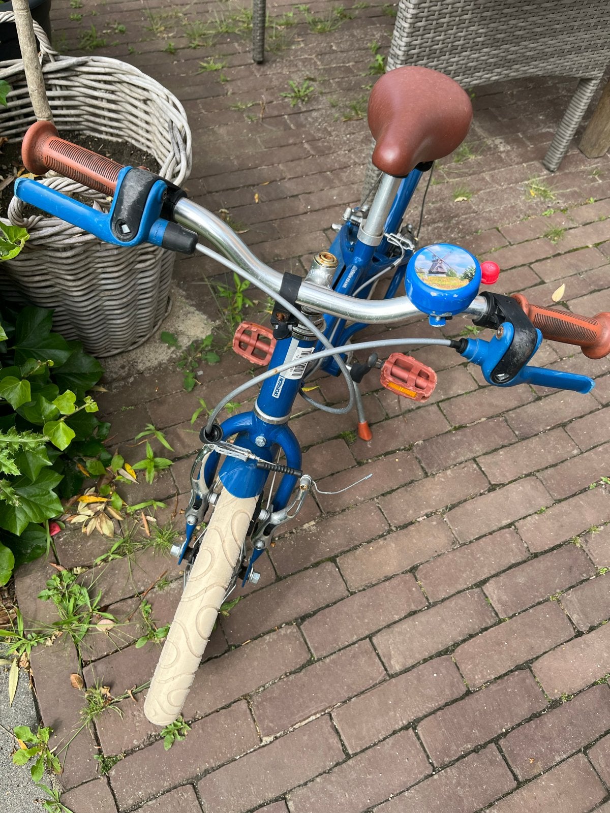 Btwin kinderfiets blauw 16 inch aluminium frame handrem, Fietsen en Brommers, Fietsen | Kinderfietsjes, Ophalen, Zijwieltjes, Velgrem