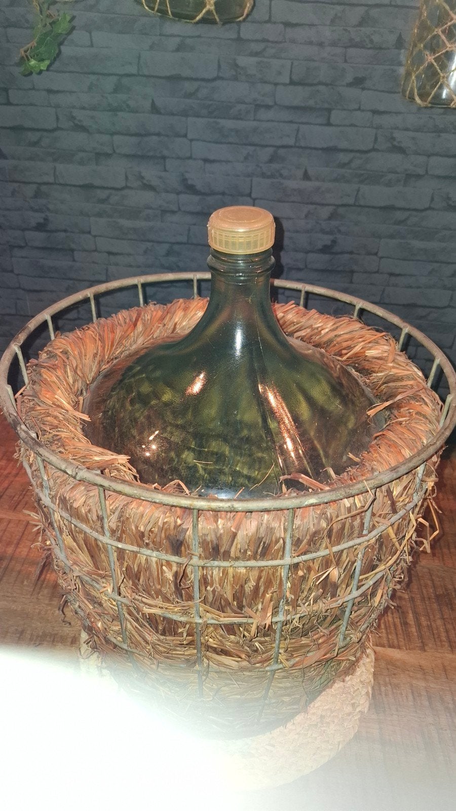 Vintage Glazen Fles in Metalen Mand met Stro, Ophalen