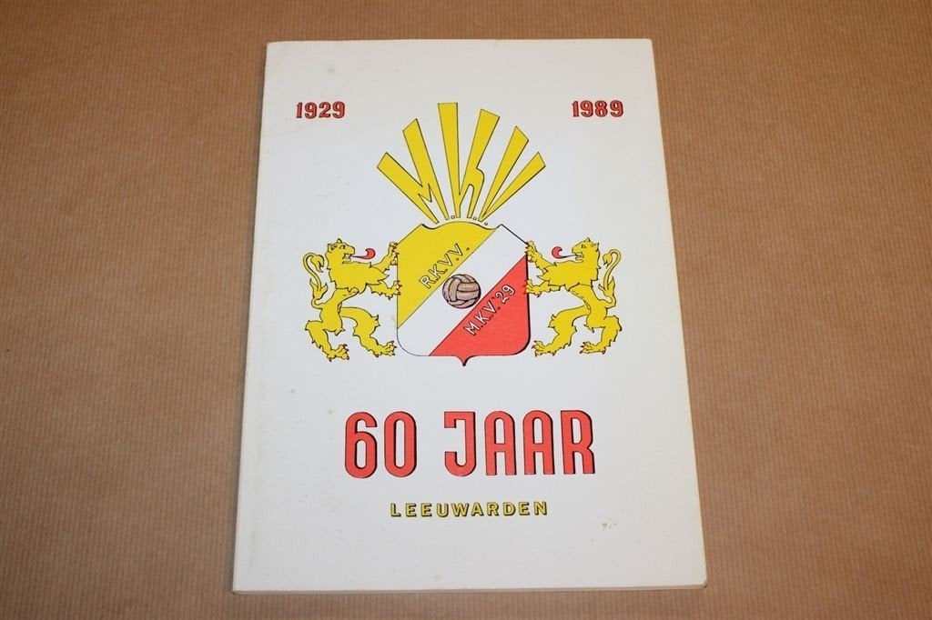 Gedenkboek - 60 jaar R.K. VV M.K.V. \'29 Leeuwarden, Ophalen of Verzenden, Zo goed als nieuw, Buitenlandse clubs, Poster, Plaatje of Sticker