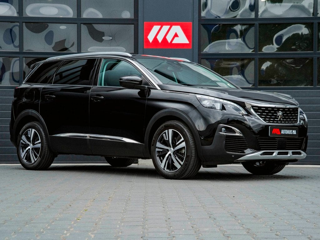 Peugeot 5008 1.2 Allure | 7P | PANO | CAMERA | CLIMA, Auto's, Peugeot, Gebruikt, 1199 cc, Zwart, Bedrijf