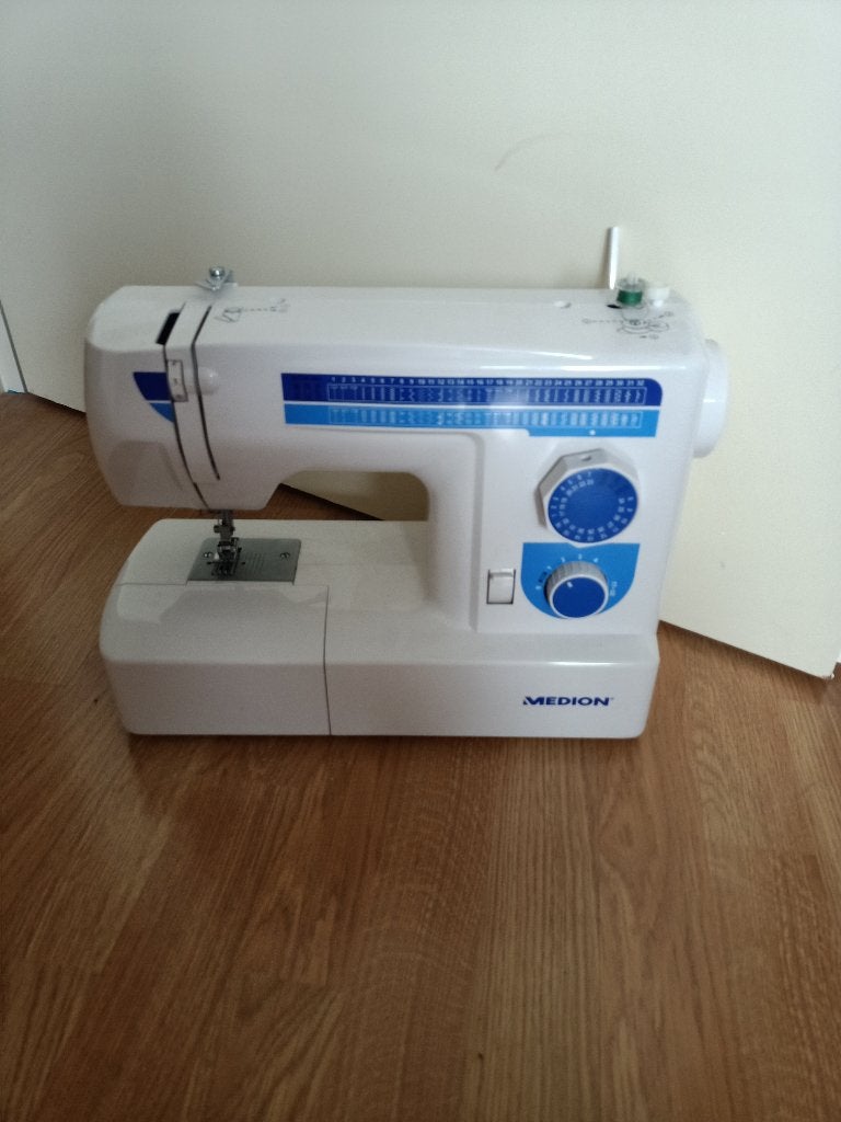 Naaimachine Medion z.g.a.n, Hobby en Vrije tijd, Naaimachines en Toebehoren, Ophalen of Verzenden, Zo goed als nieuw, Naaimachine