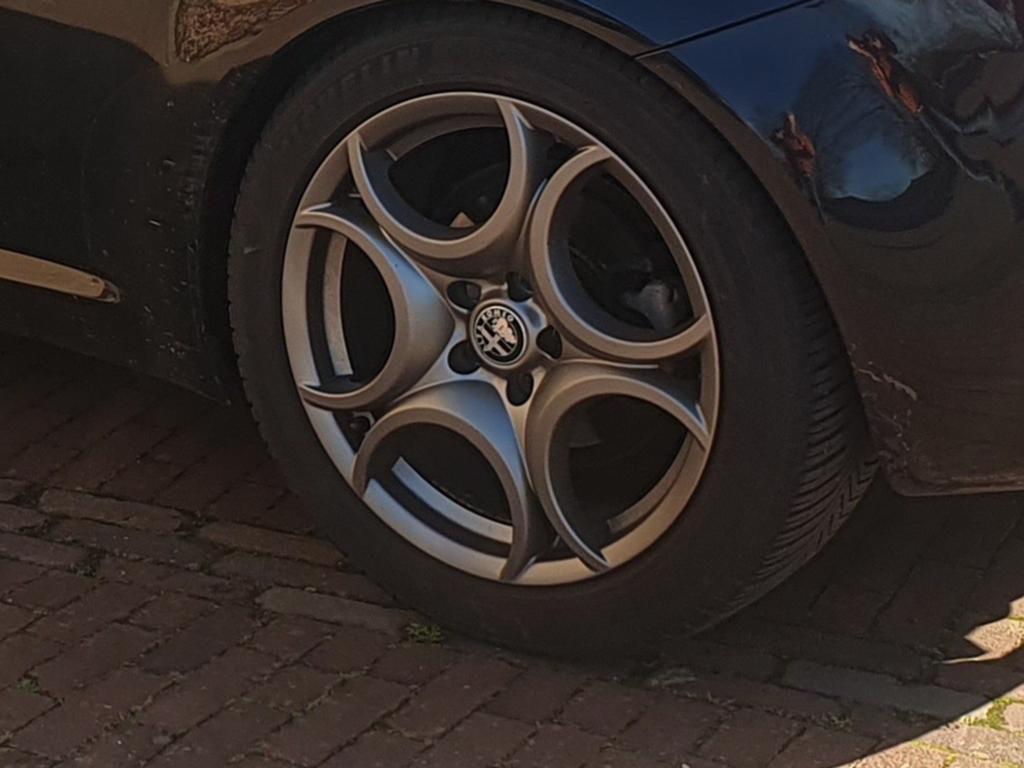Alfa Brera Velgen 5x110 18" met All-Season Banden, 18 inch, Gebruikt, Banden en Velgen, Ophalen of Verzenden