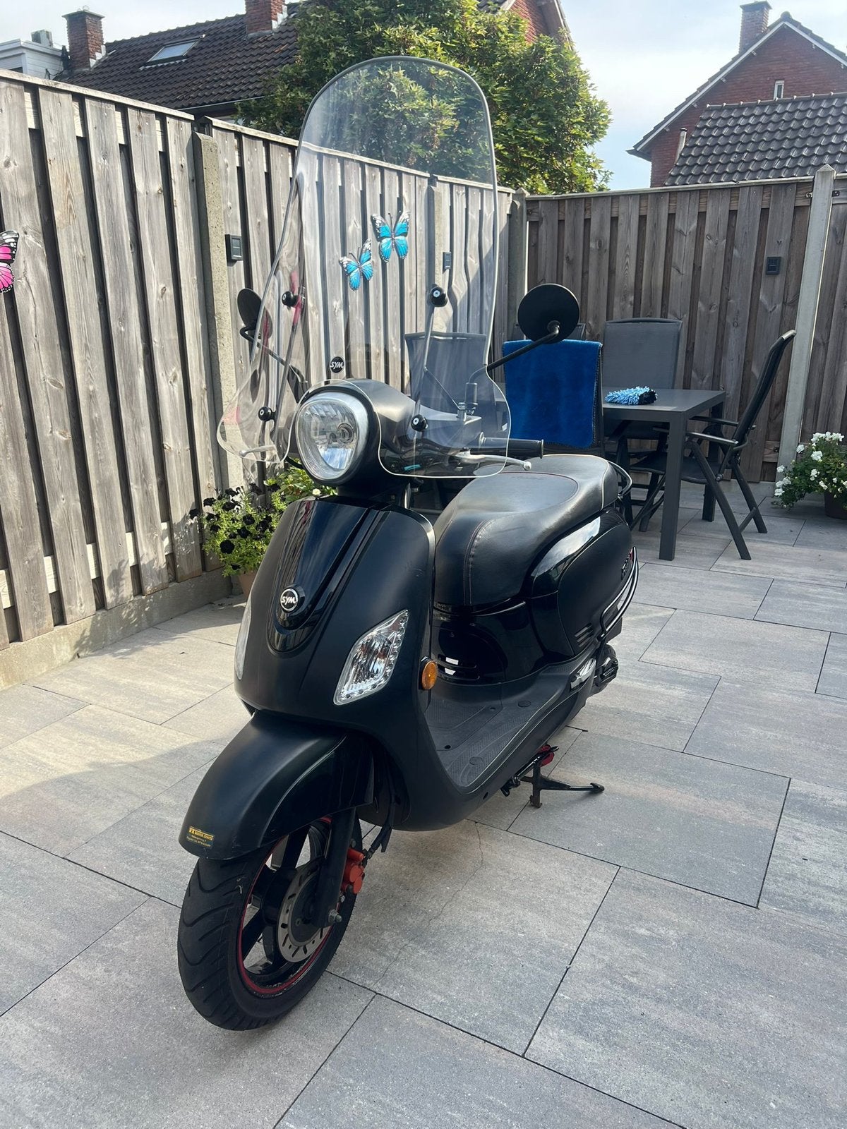 Sym Fiddle lll scooter, zwart, met windscherm