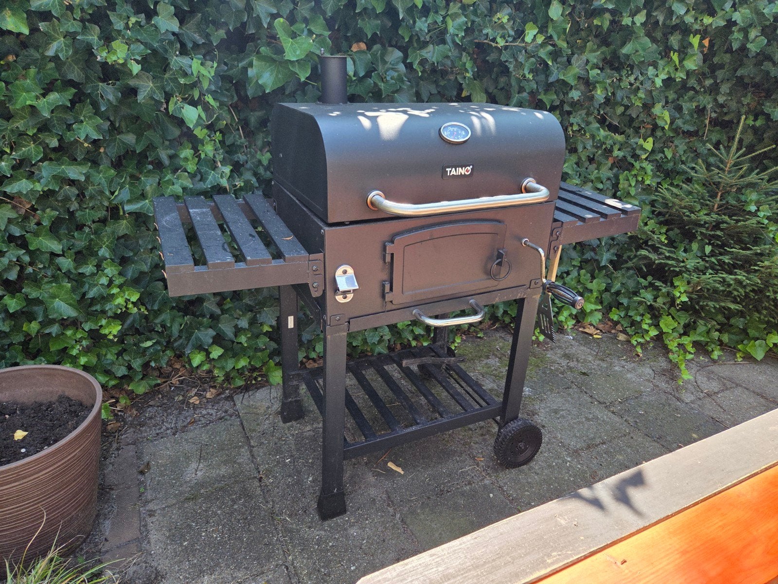 TAINO BBQ Smoker Grillwagen (barbecue), Ophalen, Gebruikt, TAINO
