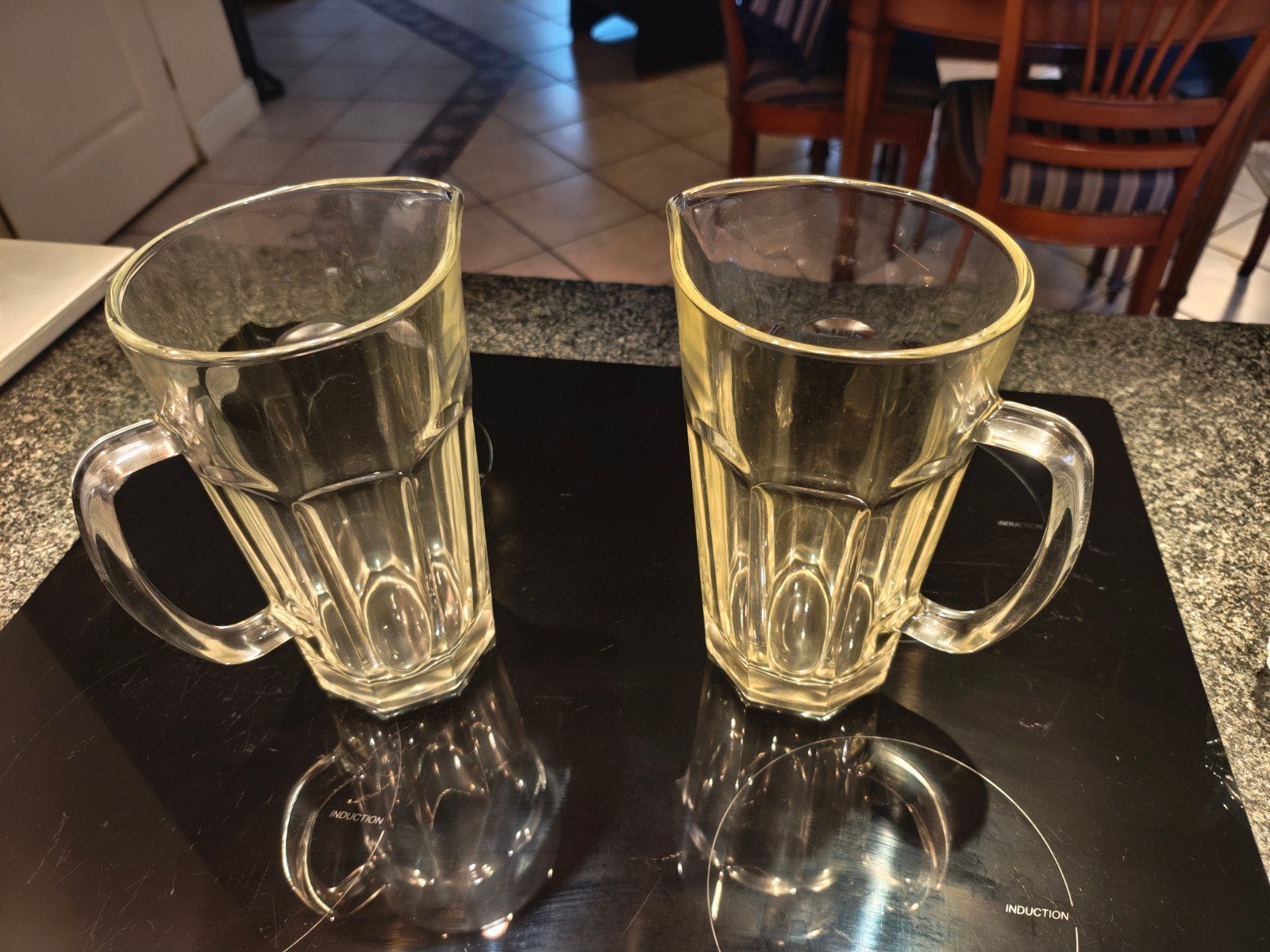 Twee glazen kannen/schenkkannen/pitchers, Overige typen, Ophalen of Verzenden, Gebruikt, Glas