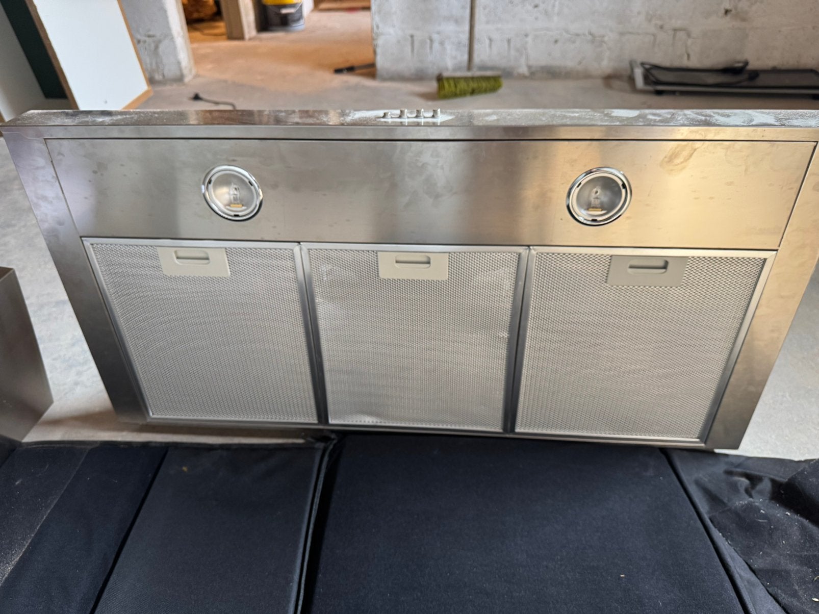 Afzuigkap indesit, Ophalen, Nieuw, Wandschouwkap