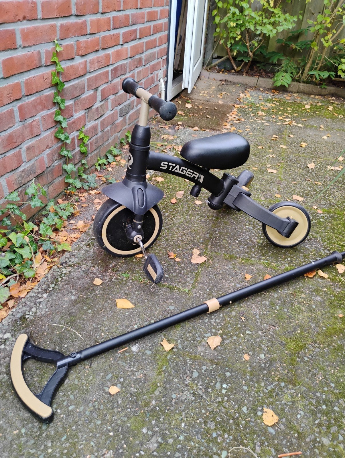 Foto 6 van Q Play Stager 4-in-1 loopfiets/driewieler zwart/goud