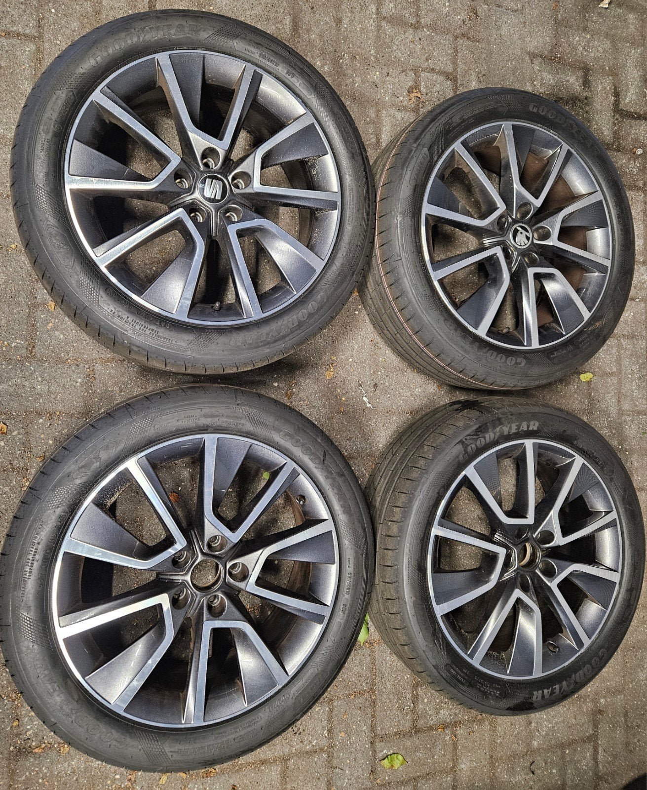 18 inch. lichtmetaal Origineel Skoda 5x112 Karoq Octavia enz, Ophalen, 18 inch, Banden en Velgen, Personenwagen