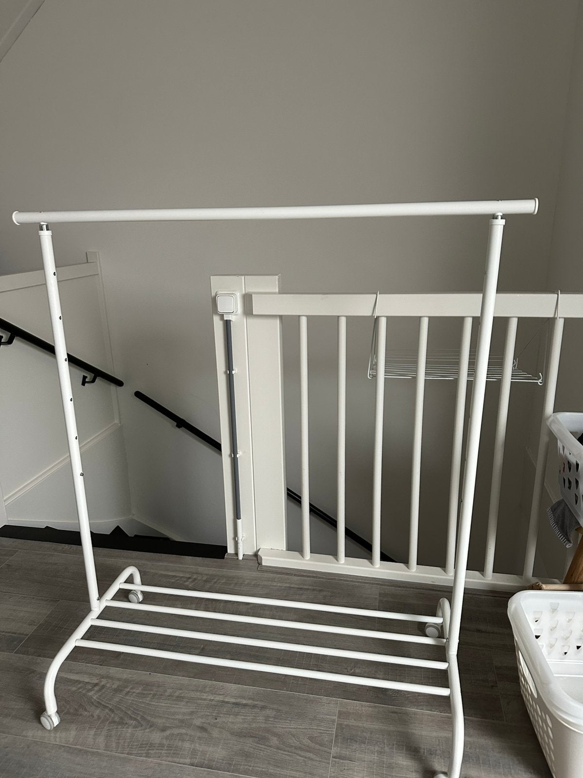 Kledingrek op wieltjes ikea, Ophalen, Zo goed als nieuw