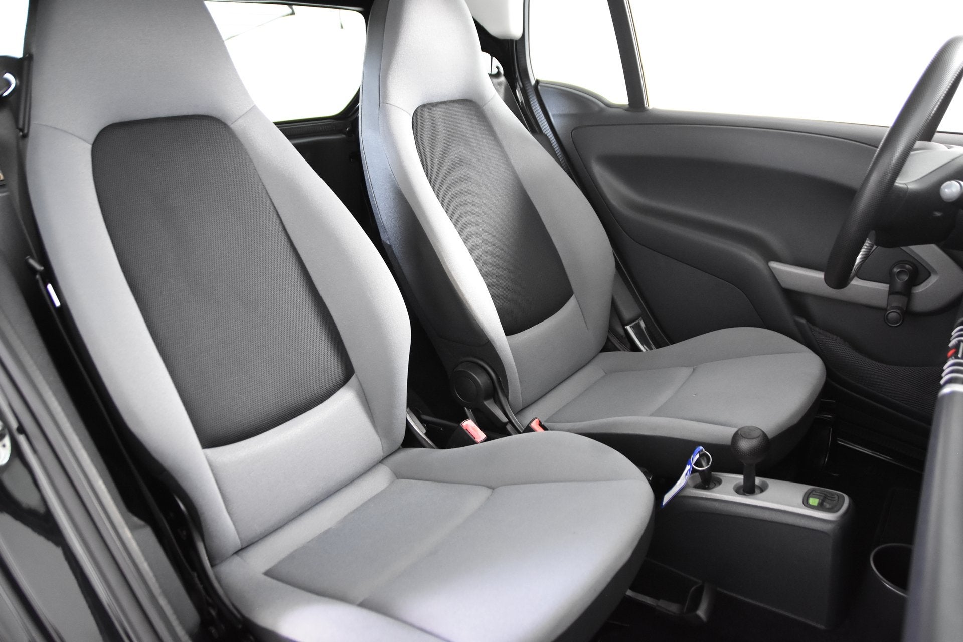 Smart Fortwo Coupé 1.0 mhd Pure *Airco*APK Nieuw*, Auto's, Automaat, Zwart, 18 €/maand, 23 km/l