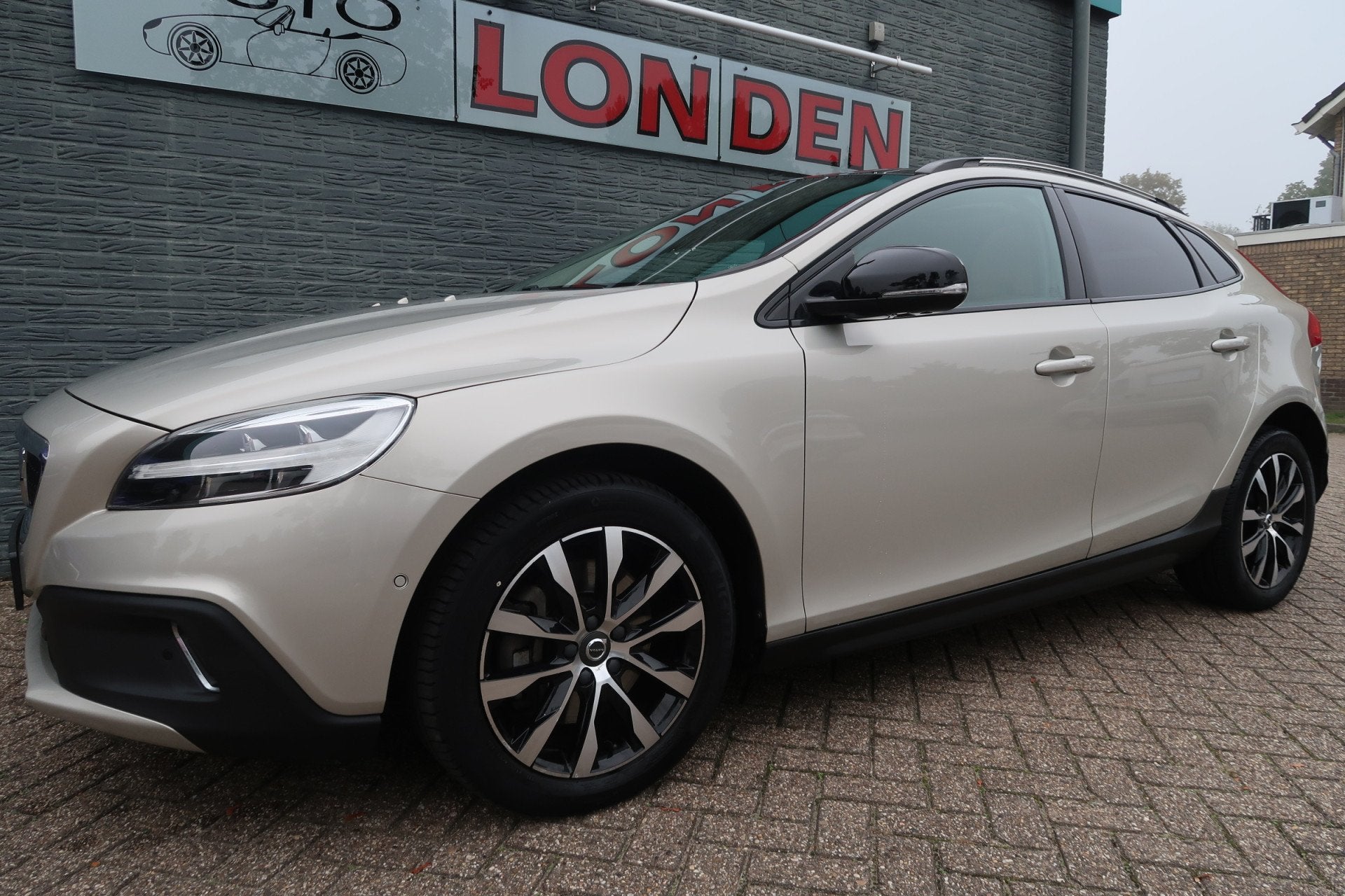 Volvo V40 Cross Country 1.5 T3 Polar+ Luxury Bij ons bedrijf, 12 maanden, Euro 6, 154 pk, Hatchback