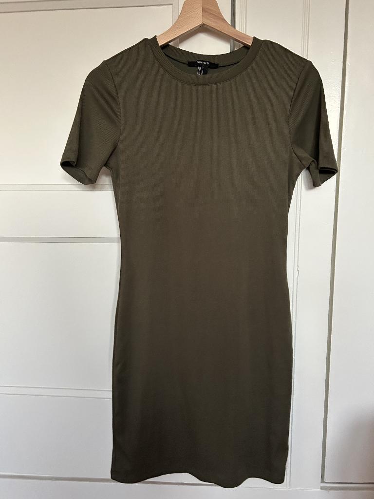 Groene Forever 21 Jurk - Maat M, Maat 38/40 (M), Ophalen of Verzenden, Zo goed als nieuw, Boven de knie